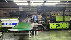 Qingdao Jixian injection workshop production line.