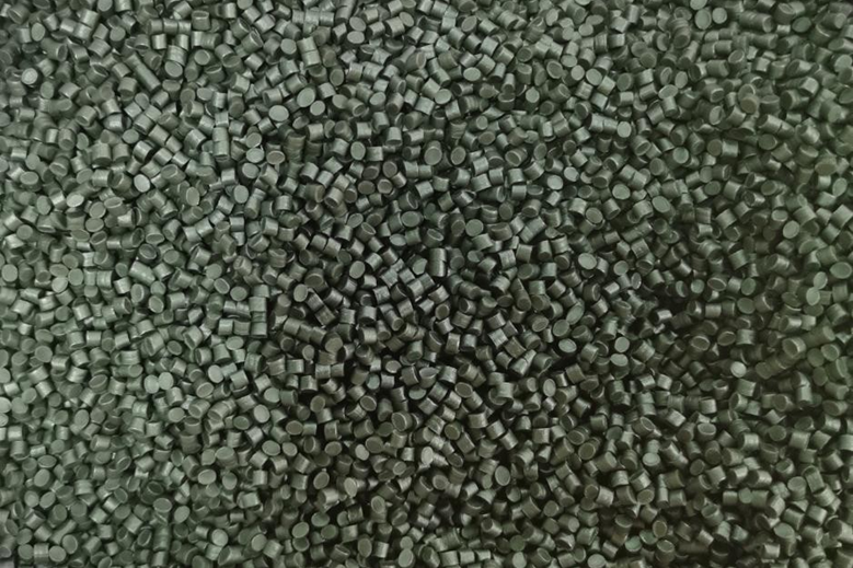 Raw material development and paint-free high-gloss application.